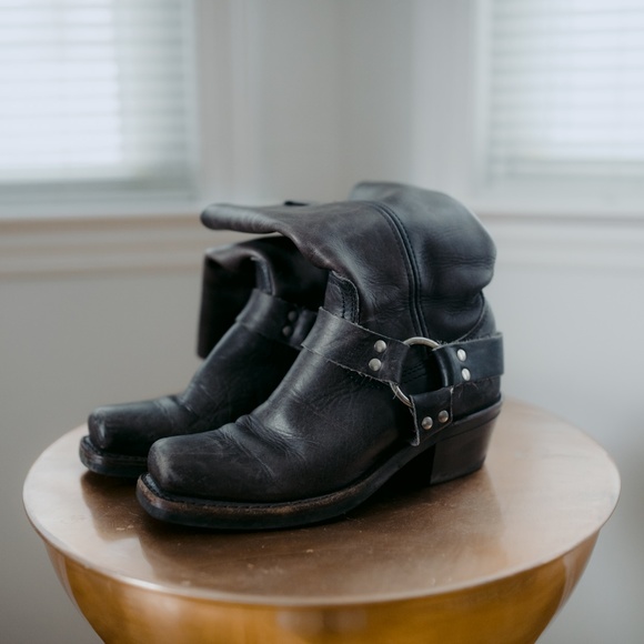 FRYE Harness 12R in Smoke - Picture 5 of 7